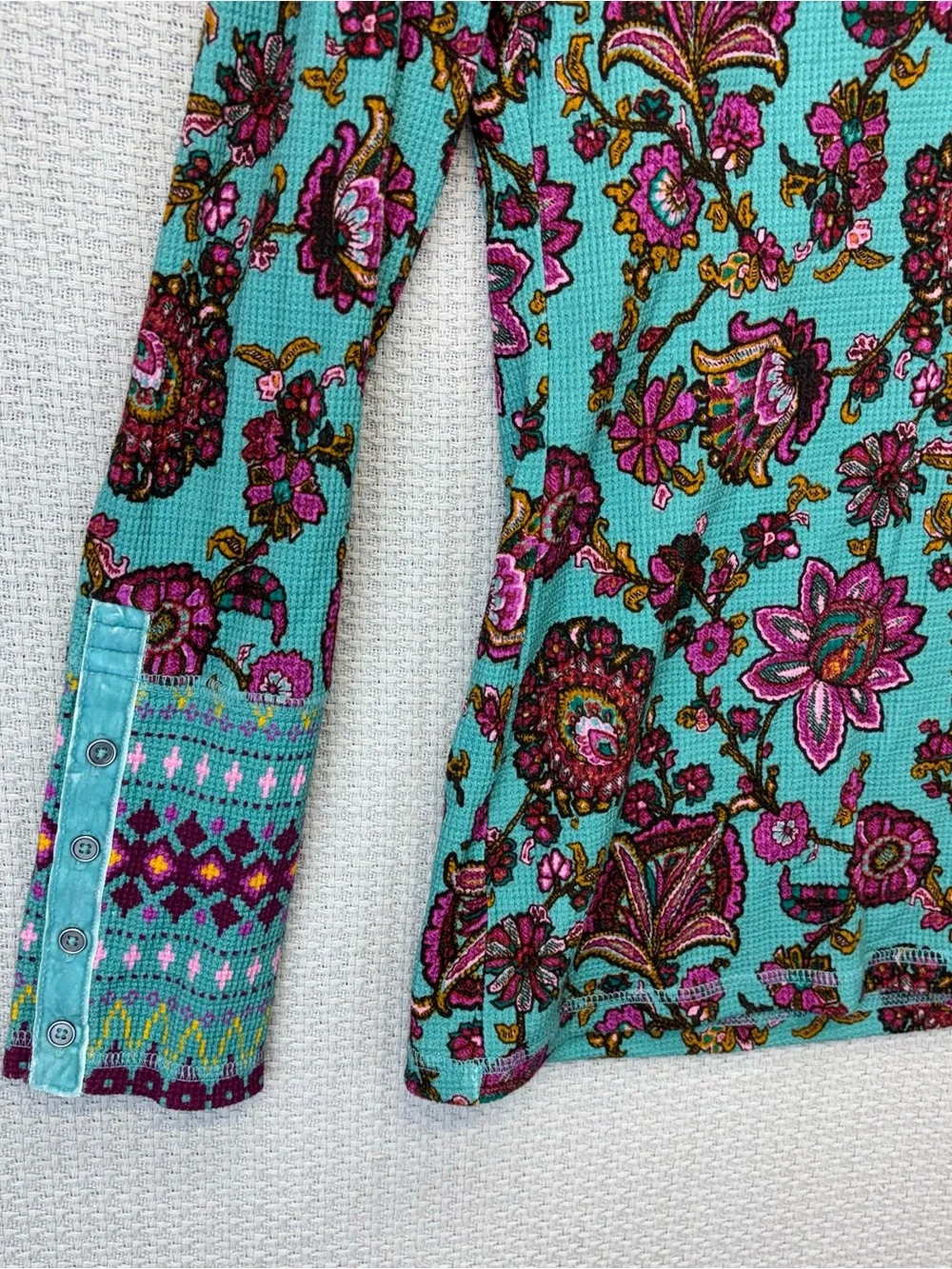 Sundance Thermal Top Womens Large Blue Floral Waffle Knit Button Cuff Sleeve - Picture 3 of 11